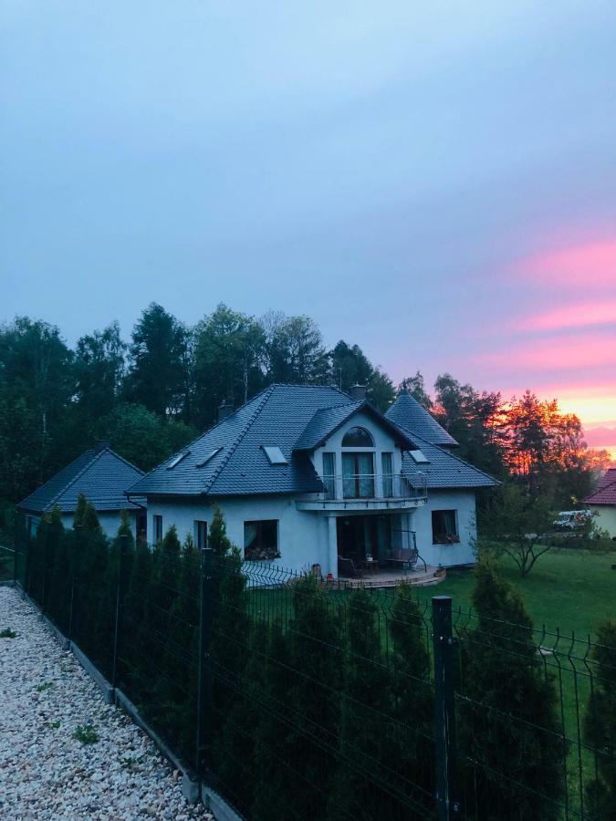 Nibylandia Dom Pod Lasem Nowa Wies Grodziska ภายนอก รูปภาพ