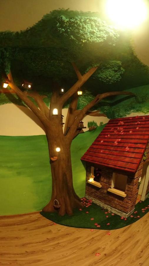 Nibylandia Dom Pod Lasem Nowa Wies Grodziska ภายนอก รูปภาพ